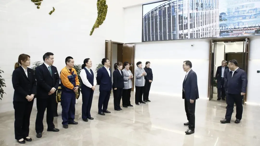 跃马扬鞭启新程 | bjl官网登录控股辅导班子开工首日为员工送祝福鼓劲头